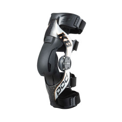 genouilleres-cross-pod-k8-carbone-1