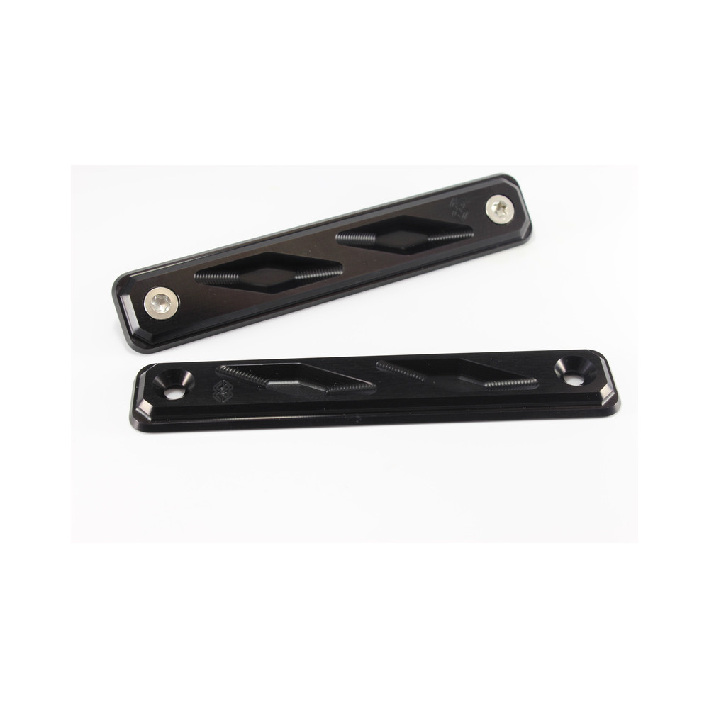 GILLES TOOLING Side Radiator Guard Black